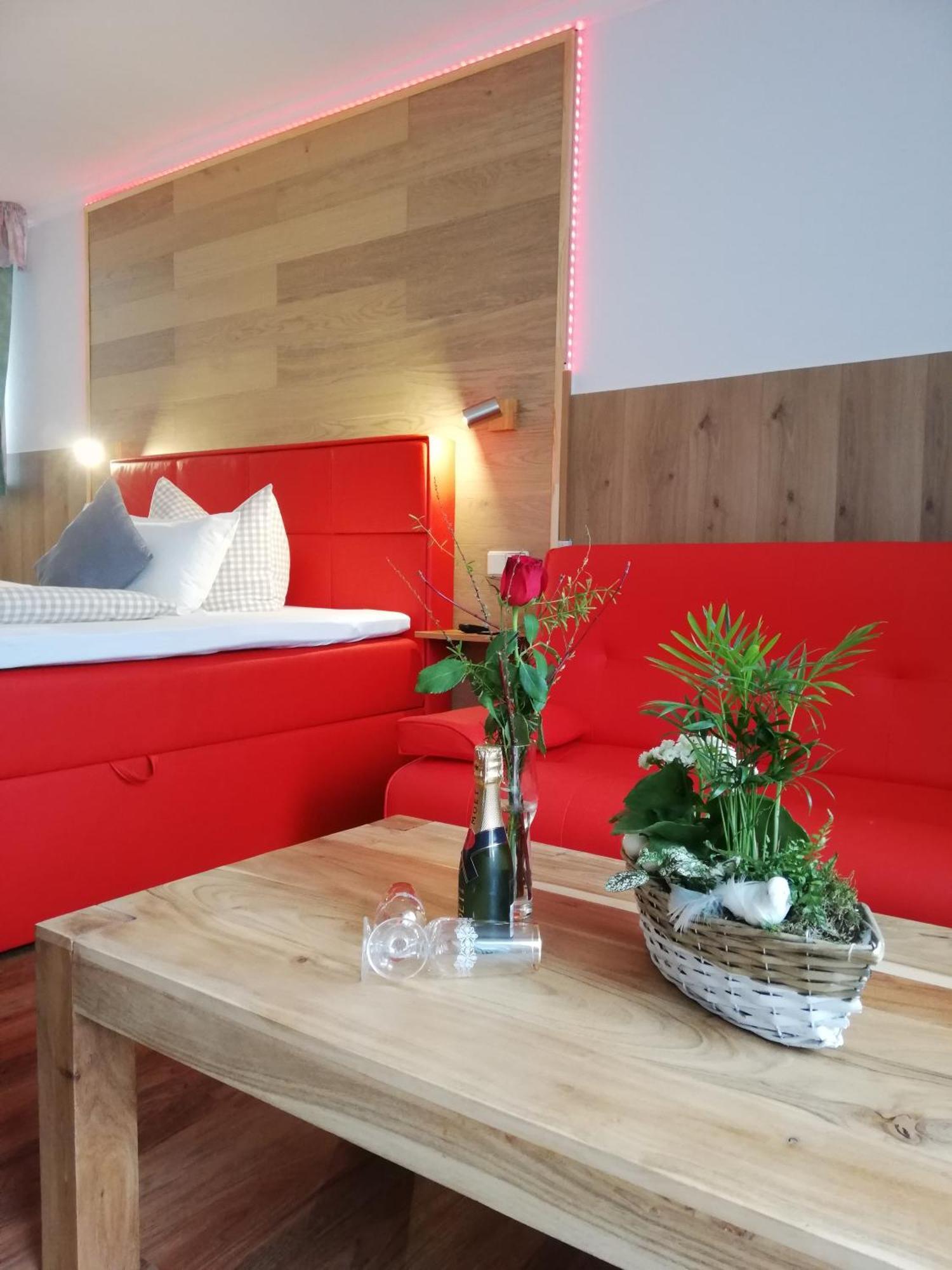 Landhotel Waldschloesschen Mit Gaststube Sohland an der Spree Eksteriør bilde
